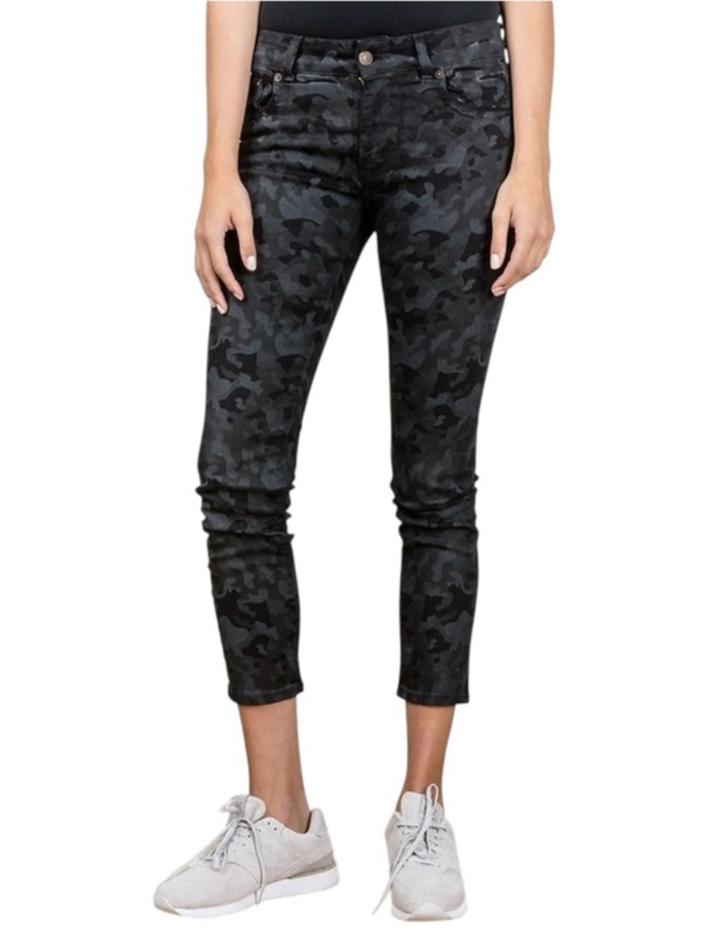 6397 Denim Women’s Size 24 Black Camo Cropped Black Camo Mini Skinny Jeans